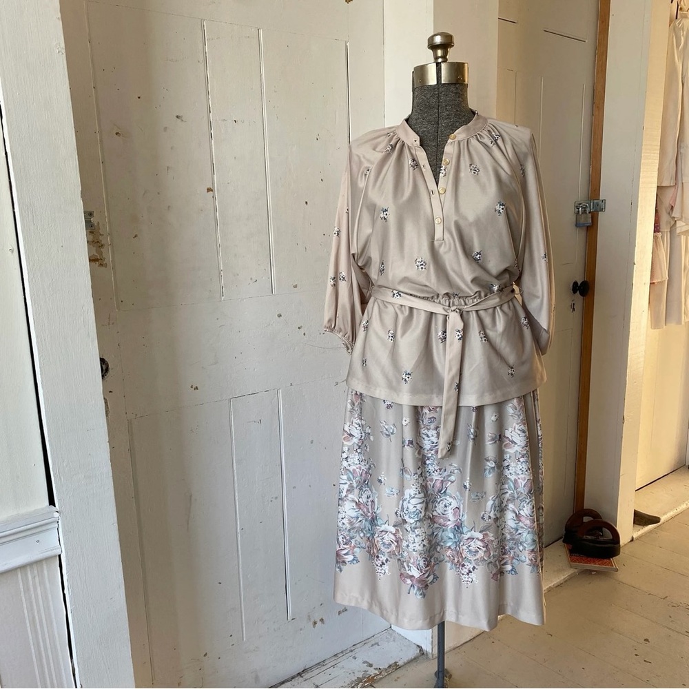Vintage Bohemian Poly Knit Floral Rose Skirt Set Ensemble with Belted Top